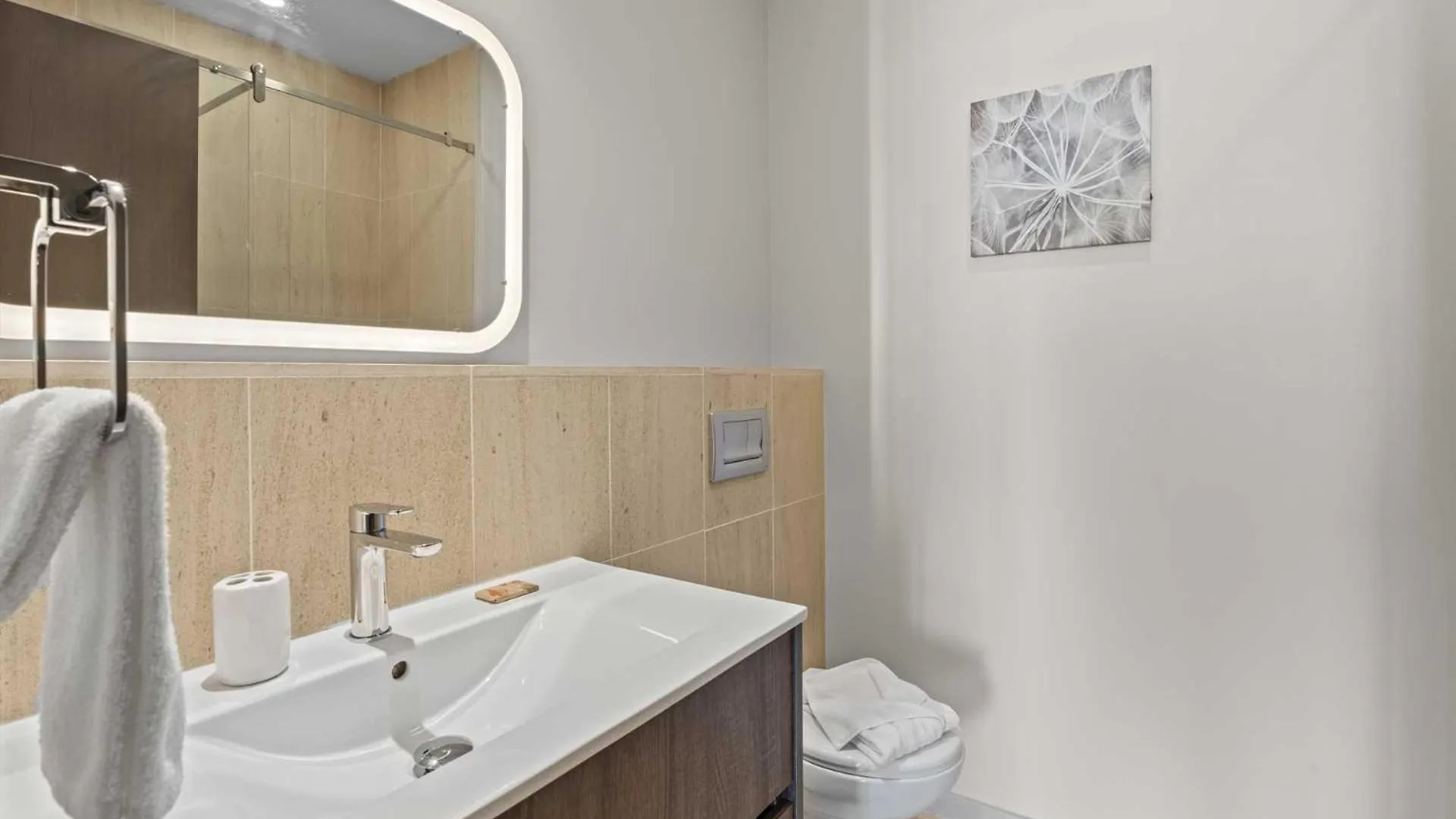 פאלם ביץ' Beach View - Coastal View 2Br Condo - Lv505 פאלם ביץ'